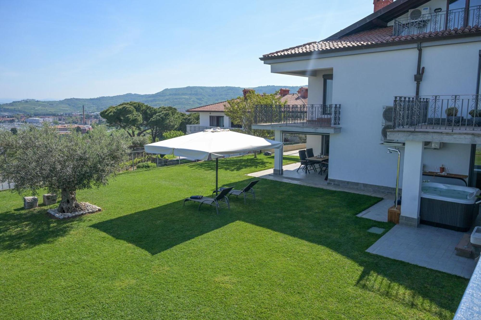 Apartma Bellavista Izola Bagian luar foto