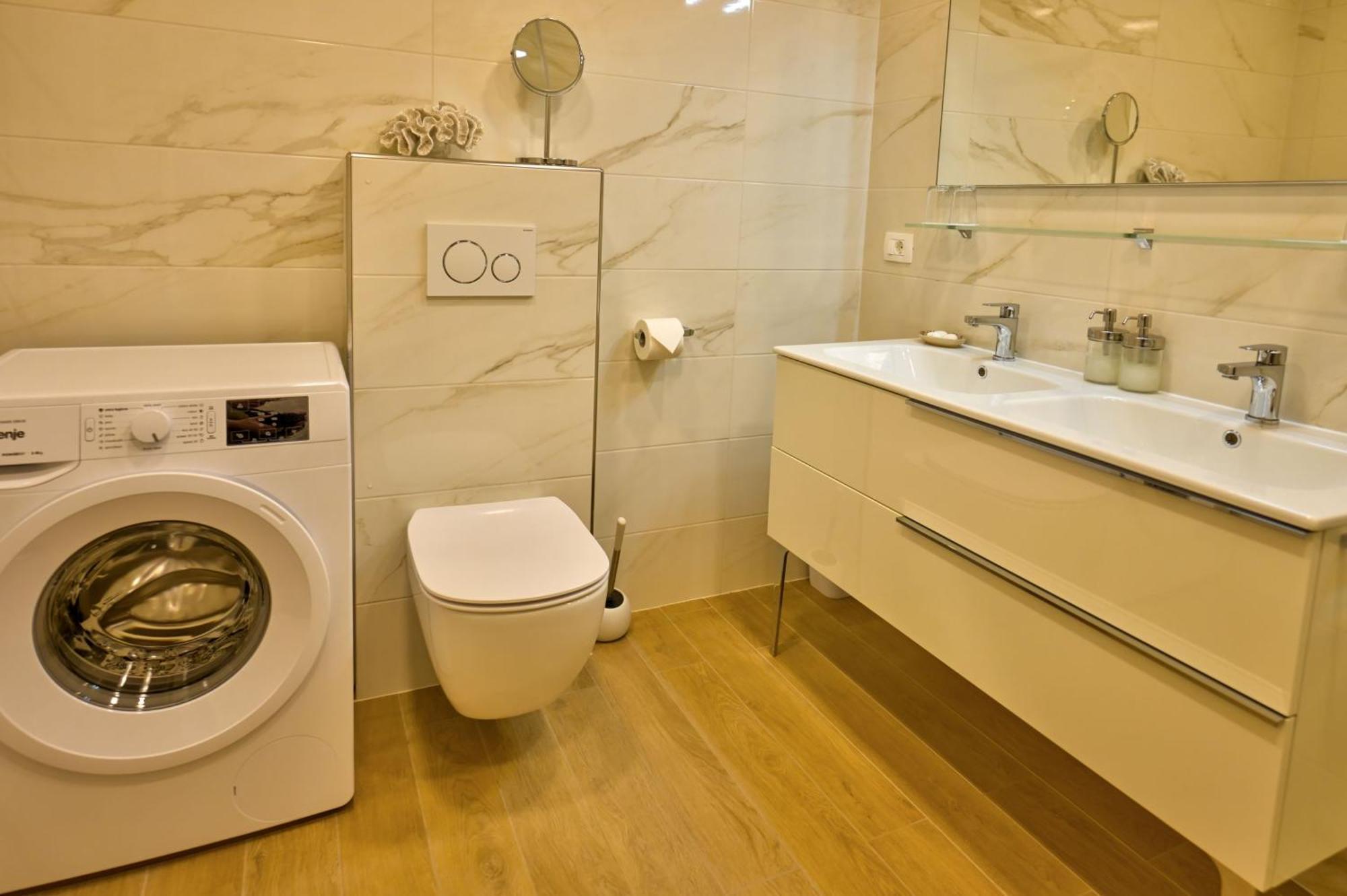 Apartma Bellavista Izola Bagian luar foto